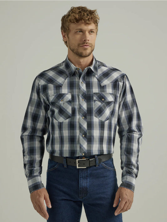 WRANGLER MEN'S MODERN FIT BLACK AND WHITE PAID LONG SLEEVE SHIRT