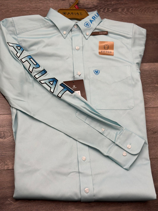 Long Sleeve LOGO Ariat Shirt